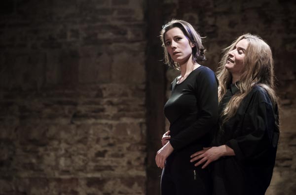 Noche de los teatros: [Ensayo abierto al público] Miriam Cano (Miranda) y Eva Varela Lasheras (Próspero) | 1 abril 2016